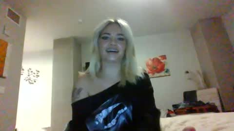 Snapshot of britneycherry08 chatting on 22, 6, 2026 britneycherry08 online show from 22, 6, 2026