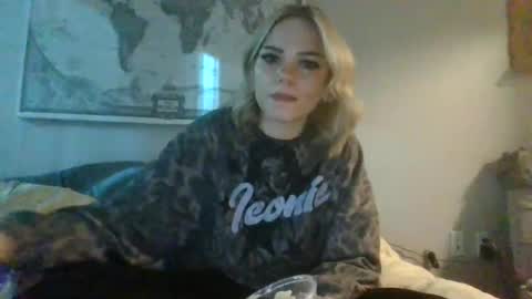 Snapshot of britneycherry08 chatting on 28, 6, 2026 britneycherry08 online show from 28, 6, 2026