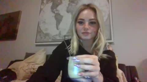 Snapshot of britneycherry08 chatting on 29, 6, 2026 britneycherry08 online show from 29, 6, 2026
