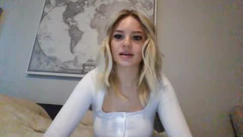 Snapshot of britneycherry08 chatting on 5, 7, 2026 britneycherry08 online show from 5, 7, 2026