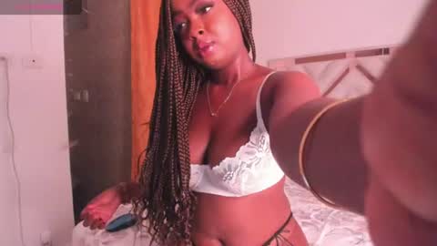 Snapshot of brittanyjhonnns chatting on 19, 6, 2026 brittany 25 years old happy as a worm online show from 19, 6, 2026