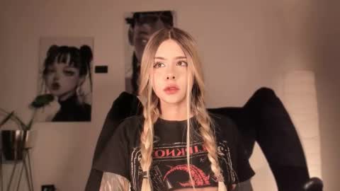 Snapshot of brooklyn_baby_ chatting on 24, 2, 2026 Nat Independent model Please help me to reach 200 thumbs up online show from 24, 2, 2026