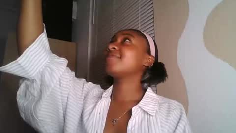 Snapshot of brownsugarcutie3 chatting on 27, 10, 2025 Brownsuagrcutie online show from 27, 10, 2025