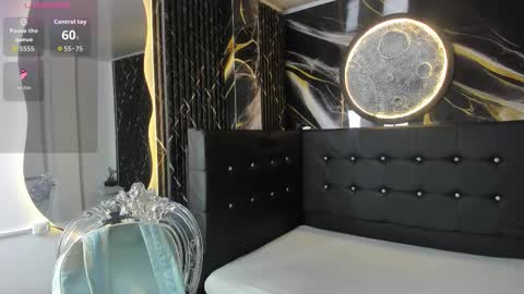 Bruja SCarlata online show from 11, 10, 2025