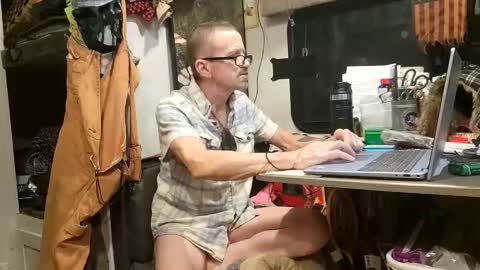 Snapshot of brushsquach chatting on 24, 3, 2026 Steve... aka SkinnieDippin aka TimberTramp online show from 24, 3, 2026