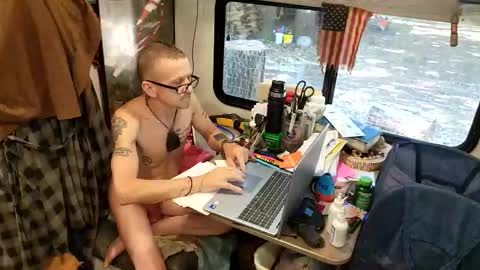 Snapshot of brushsquach chatting on 20, 5, 2026 Steve... aka SkinnieDippin aka TimberTramp online show from 20, 5, 2026