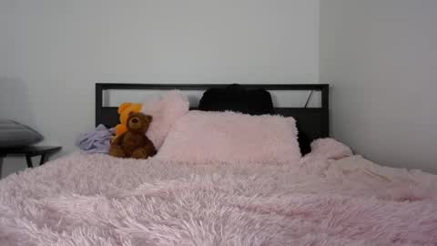 Snapshot of bubble_girl_lo chatting on 18, 5, 2026 Queen Lola XXX online show from 18, 5, 2026