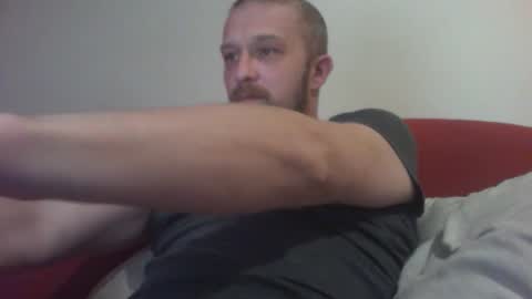 Snapshot of budgie1095 chatting on 4, 1, 2025 budgie1095 online show from 4, 1, 2025