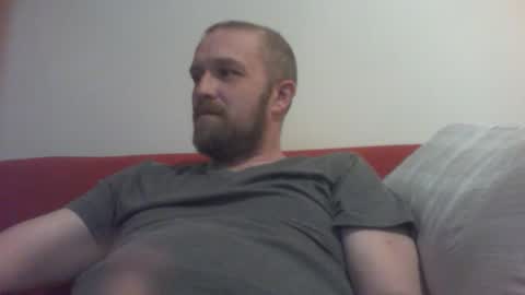 Snapshot of budgie1095 chatting on 6, 1, 2025 budgie1095 online show from 6, 1, 2025