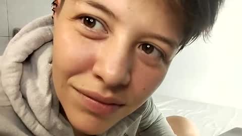 Snapshot of bug2025 chatting on 24, 9, 2025 bug2025 online show from 24, 9, 2025