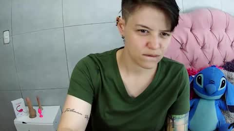 Snapshot of bug2025 chatting on 12, 11, 2025 bug2025 online show from 12, 11, 2025