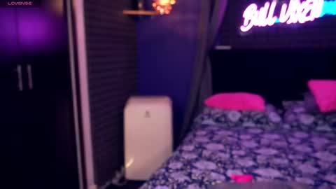 Bunny and The Rock online show from 19, 11, 2025