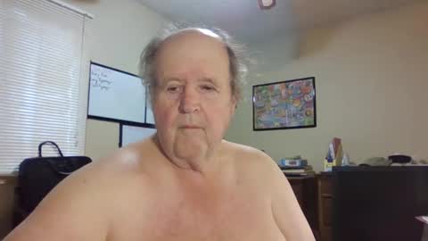 Snapshot of bullfrogg5050 chatting on 6, 10, 2025 bullfrogg5050 online show from 6, 10, 2025