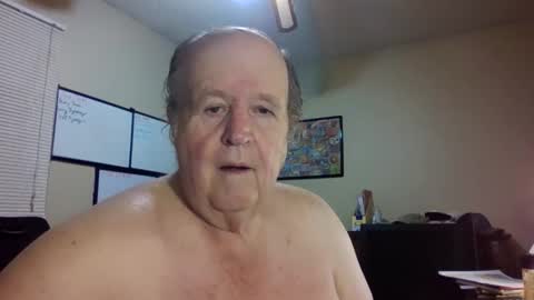 Snapshot of bullfrogg5050 chatting on 31, 10, 2025 bullfrogg5050 online show from 31, 10, 2025