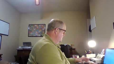 Snapshot of bullfrogg5050 chatting on 3, 12, 2025 bullfrogg5050 online show from 3, 12, 2025