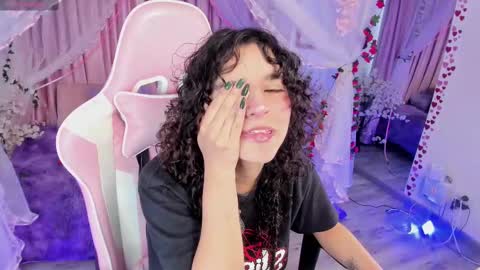 Snapshot of bunny_curly chatting on 14, 9, 2025 Bunny online show from 14, 9, 2025
