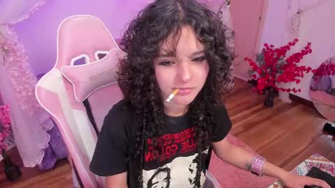 Snapshot of bunny_curly chatting on 7, 10, 2025 Bunny online show from 7, 10, 2025