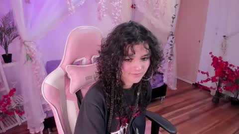 Snapshot of bunny_curly chatting on 21, 10, 2025 Bunny online show from 21, 10, 2025