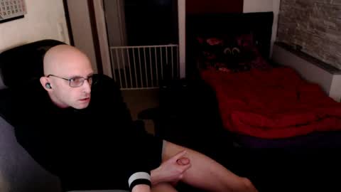 Snapshot of bunnydollstellas_toyboy chatting on 3, 4, 2026 bunnydollstellas_toyboy online show from 3, 4, 2026