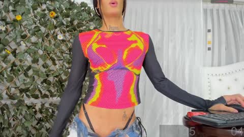 Angela Santini online show from 5, 2, 2025