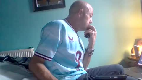 burnleyguy1977 online show from 2, 6, 2026