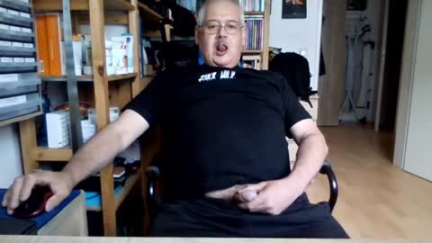 Snapshot of busibaer666 chatting on 8, 6, 2026 busi online show from 8, 6, 2026