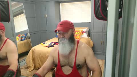 Snapshot of busterballoonguy chatting on 15, 9, 2025 Daddy-B online show from 15, 9, 2025