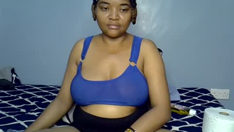 Snapshot of busty_kenzi chatting on 2, 7, 2026 busty kenzi online show from 2, 7, 2026