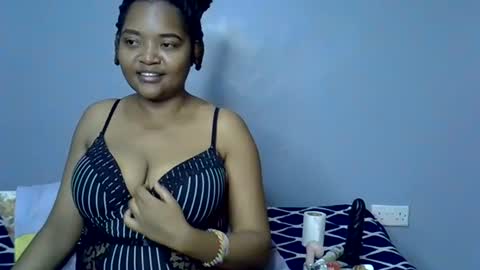 Snapshot of busty_kenzi chatting on 15, 7, 2026 busty kenzi online show from 15, 7, 2026