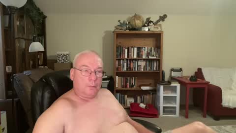 Snapshot of bustyballs100 chatting on 7, 10, 2025 bustyballs100 online show from 7, 10, 2025