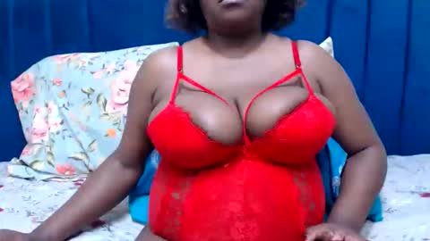 Snapshot of bustychocx chatting on 19, 5, 2026 bustychocx online show from 19, 5, 2026