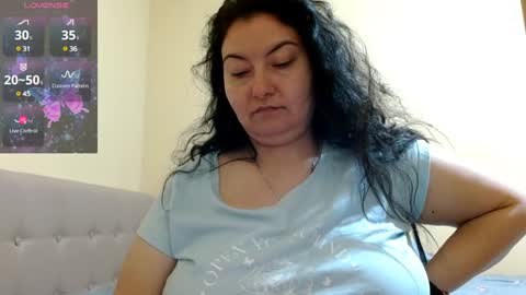 Snapshot of bustyemma chatting on 2, 2, 2025 Emma online show from 2, 2, 2025