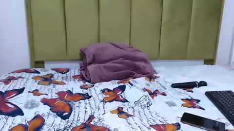 bustytessa37 online show from 15, 10, 2025