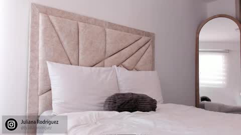    online show from 18, 9, 2025