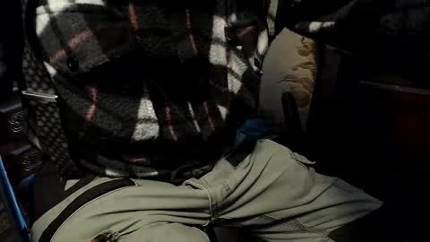 calinou17310878664 online show from 1, 4, 2026