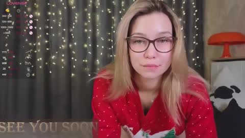 Snapshot of call__me_mommy_ chatting on 21, 1, 2025 Nancy Please thumbs up me online show from 21, 1, 2025