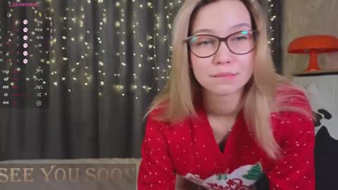 Snapshot of call__me_mommy_ chatting on 24, 1, 2025 Nancy Please thumbs up me online show from 24, 1, 2025