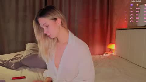 Snapshot of call__me_mommy_ chatting on 21, 9, 2025 Nancy Please thumbs up me online show from 21, 9, 2025