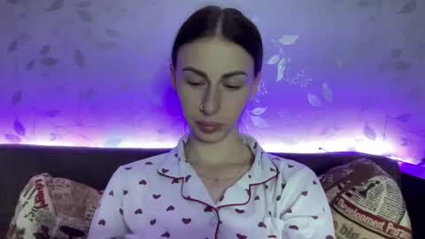 Anna online show from 6, 3, 2025