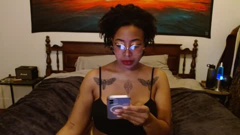 Snapshot of call_me_hedone chatting on 28, 1, 2025 Hedone online show from 28, 1, 2025