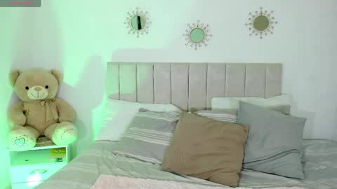Snapshot of call_me_nora chatting on 26, 4, 2026 NORA online show from 26, 4, 2026