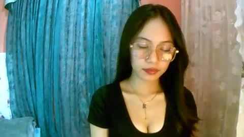 Snapshot of calla_freya chatting on 17, 11, 2025 Freya online show from 17, 11, 2025
