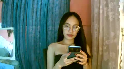 Snapshot of calla_freya chatting on 23, 11, 2025 Freya online show from 23, 11, 2025