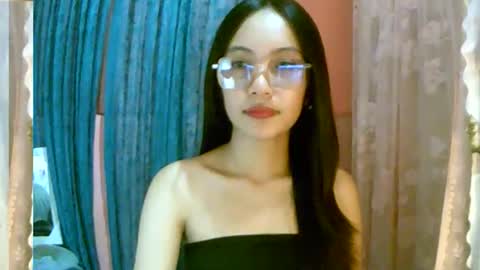 Snapshot of calla_freya chatting on 28, 11, 2025 Freya online show from 28, 11, 2025