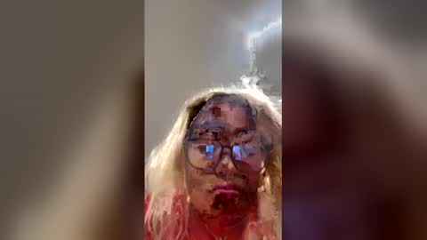 Snapshot of cals9x chatting on 2, 12, 2025 camzxoxox online show from 2, 12, 2025