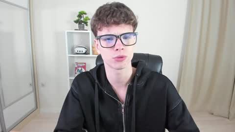 Hey I am Calvin  online show from 31, 1, 2025