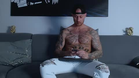 Calvin  online show from 25, 2, 2025