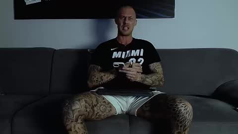 Calvin  online show from 12, 10, 2025