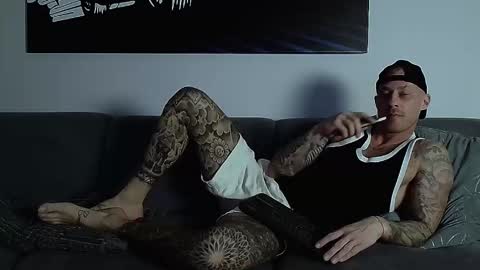 Calvin  online show from 23, 10, 2025