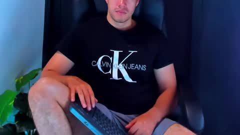 Snapshot of camara110 chatting on 13, 1, 2025 camara110 online show from 13, 1, 2025